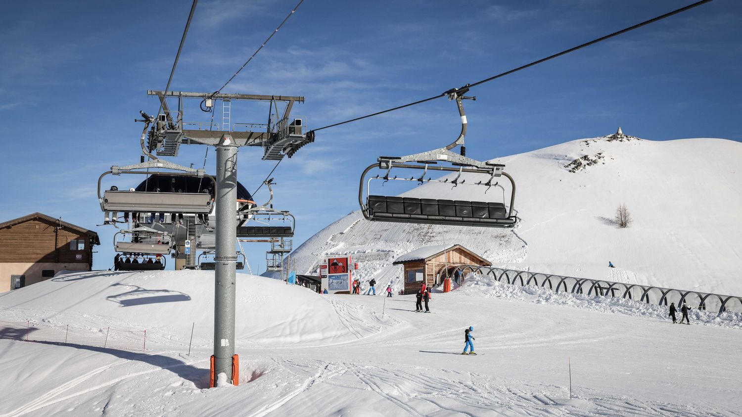 Ski : le président de France Montagnes pointe "un rapport dogmatique" de la Cour des comptes qui demande aux stations de changer de modèle