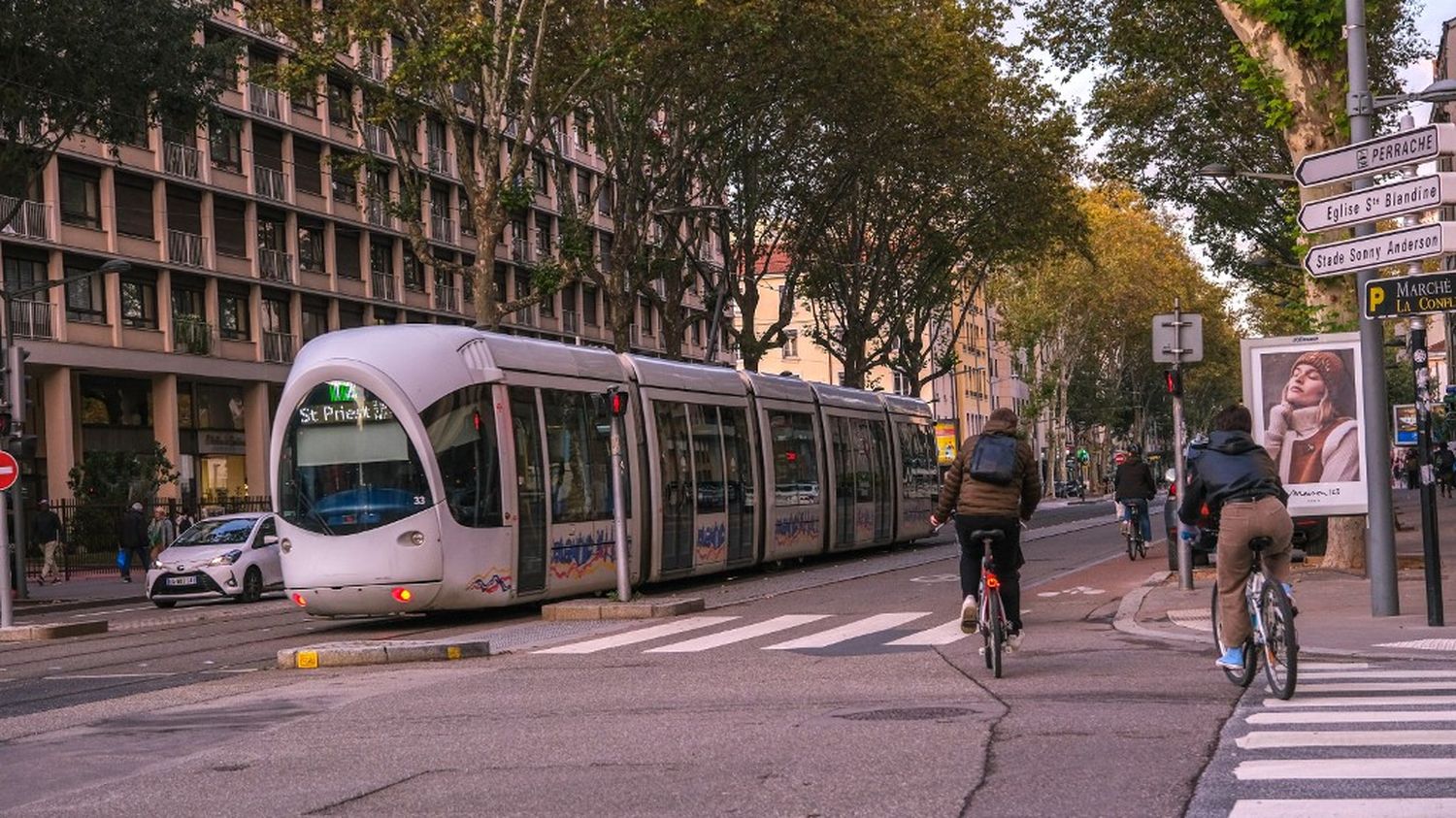 Environnement : Les applis et les sites qui mesurent votre empreinte carbone
          Transports, consommation, énergie... Il existe désormais de nombreuses applications ou sites internet qui proposent de dresser un bilan précis de votre empreinte carbone.