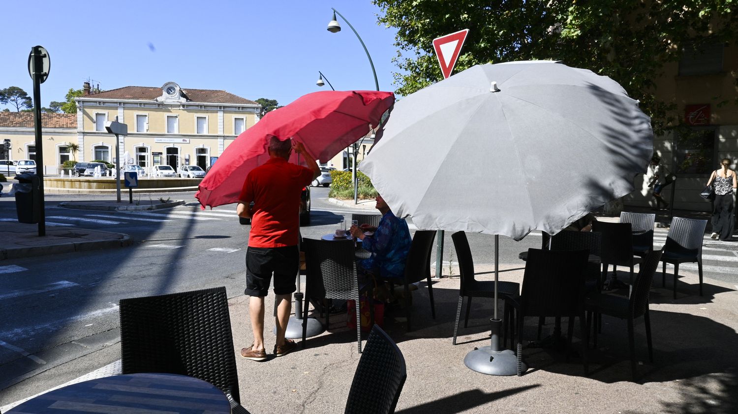 Vague de chaleur : la Creuse et les Pyrénées-Atlantiques à leur tour placées en vigilance orange canicule, 41 départements concernés au total