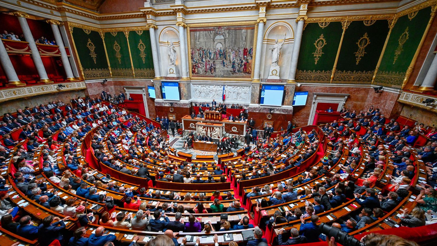 :
    Info franceinfo



  

    
      
    
  
  Hausse de la taxe sur l'électricité : la majorité des groupes politiques à l'Assemblée nationale ont déposé un amendement contre cette mesure