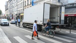 Moins nombreux mais plus polluants, les poids lourds et les utilitaires responsables de 40% de la pollution de l’air à Paris, selon une étude des associations Respire et Clean Cities